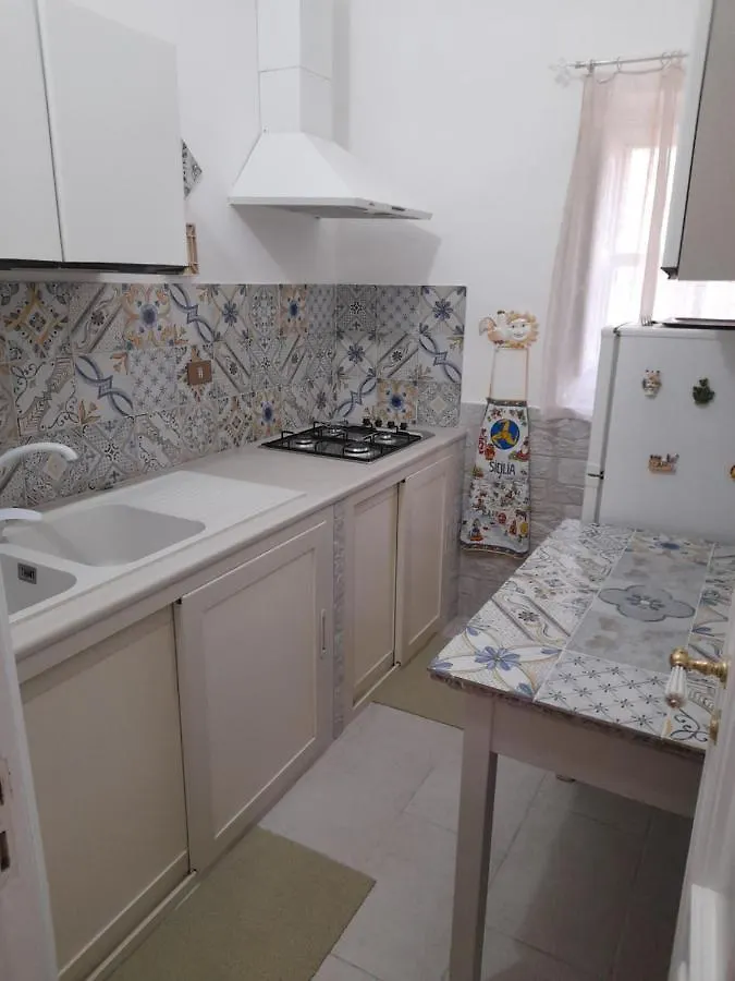 Casetta Siciliana Palerme 0*,  Italie